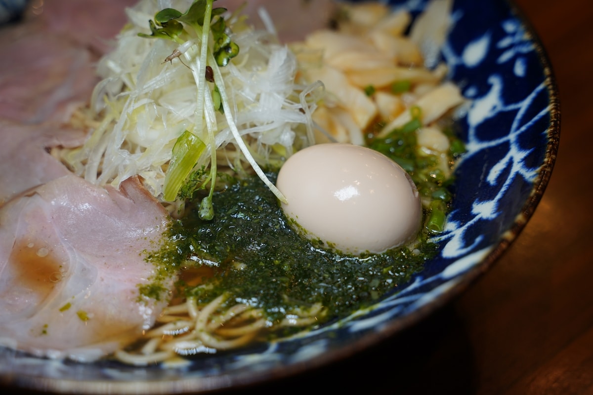 【沖繩旭橋站美食推薦】沖繩美味濃厚雞白湯蕎麥拉麵 全粒粉自家製麵 鶏そば 新里