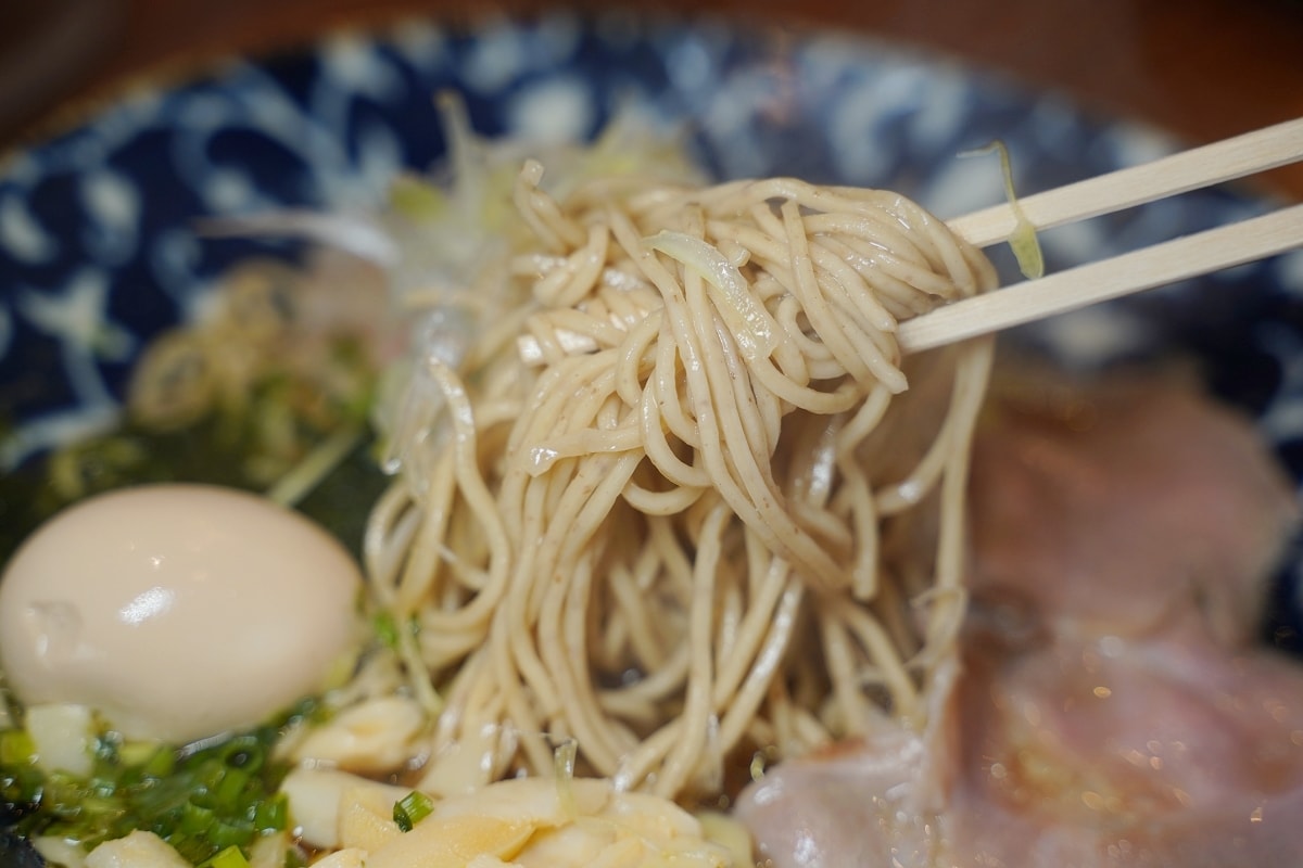 【沖繩旭橋站美食推薦】沖繩美味濃厚雞白湯蕎麥拉麵 全粒粉自家製麵 鶏そば 新里