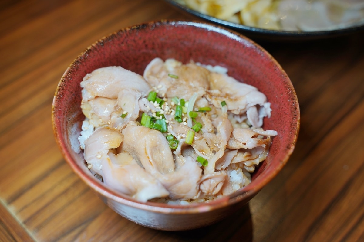 【沖繩旭橋站美食推薦】沖繩美味濃厚雞白湯蕎麥拉麵 全粒粉自家製麵 鶏そば 新里