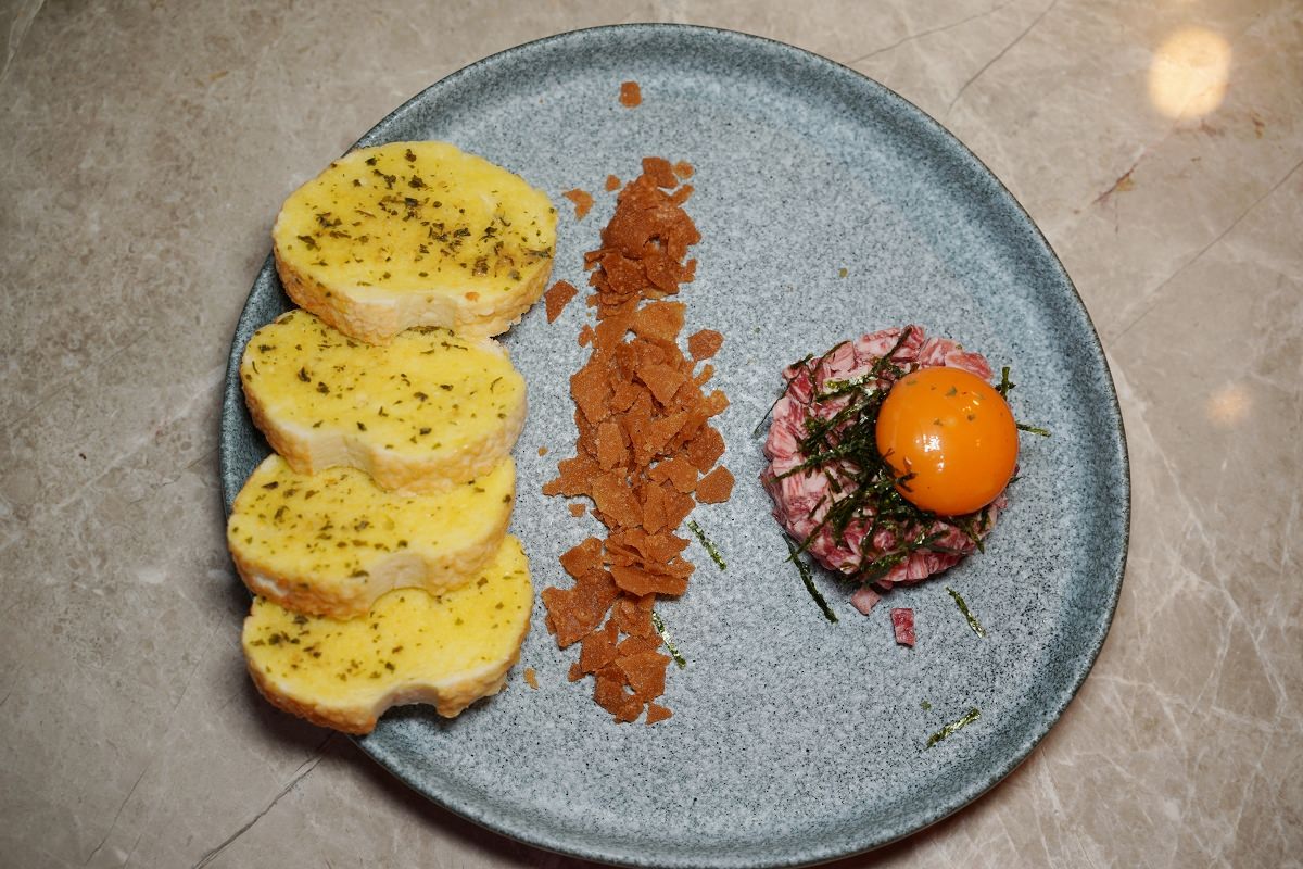 【台中燒肉餐酒館推薦】台中聚餐包廂桌邊代烤服務 網美系珠寶盒燒肉店 Eartha燒肉餐酒館