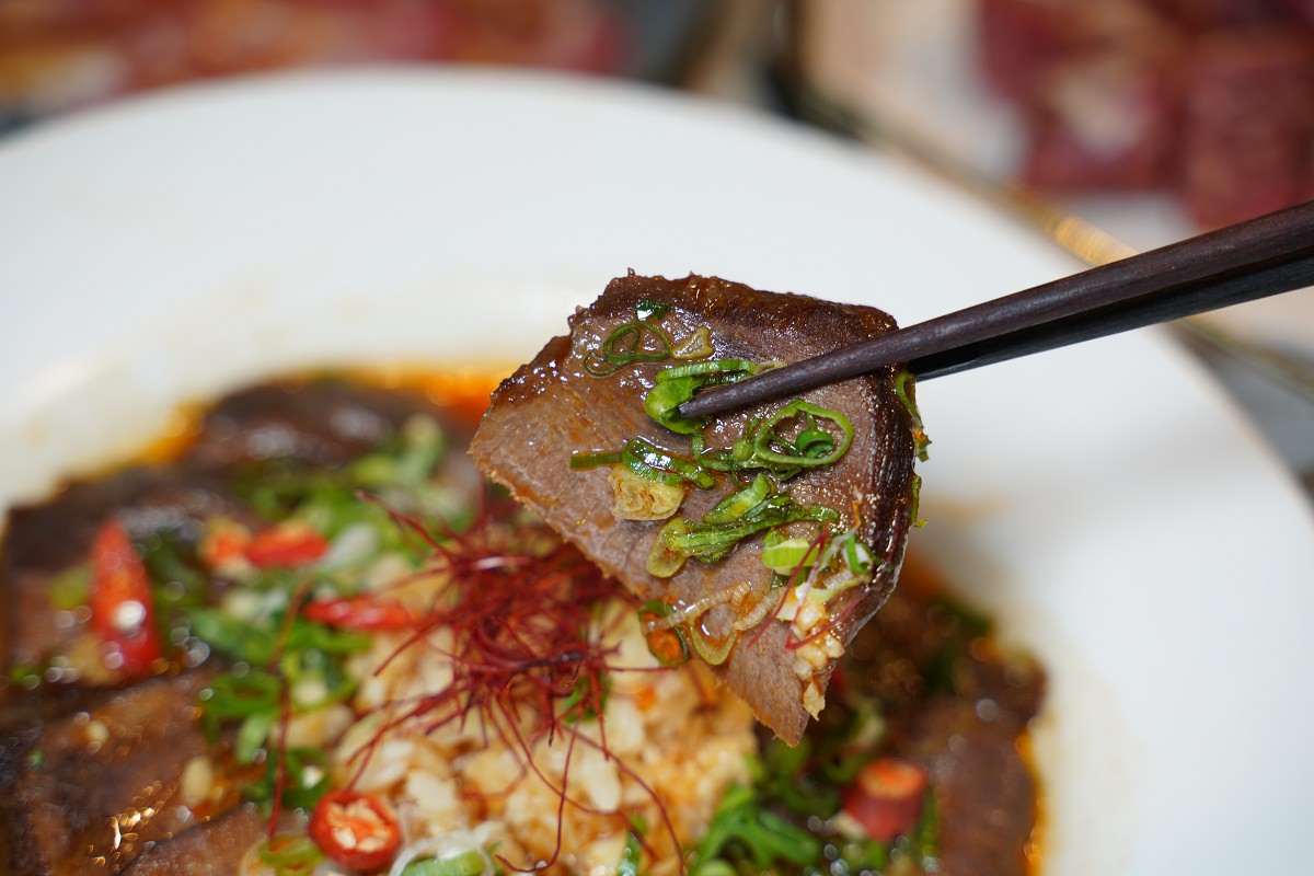 【台中燒肉餐酒館推薦】台中聚餐包廂桌邊代烤服務 網美系珠寶盒燒肉店 Eartha燒肉餐酒館