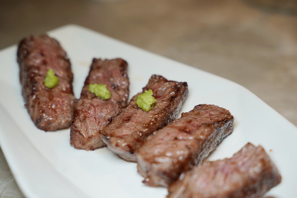 【台中燒肉餐酒館推薦】台中聚餐包廂桌邊代烤服務 網美系珠寶盒燒肉店 Eartha燒肉餐酒館