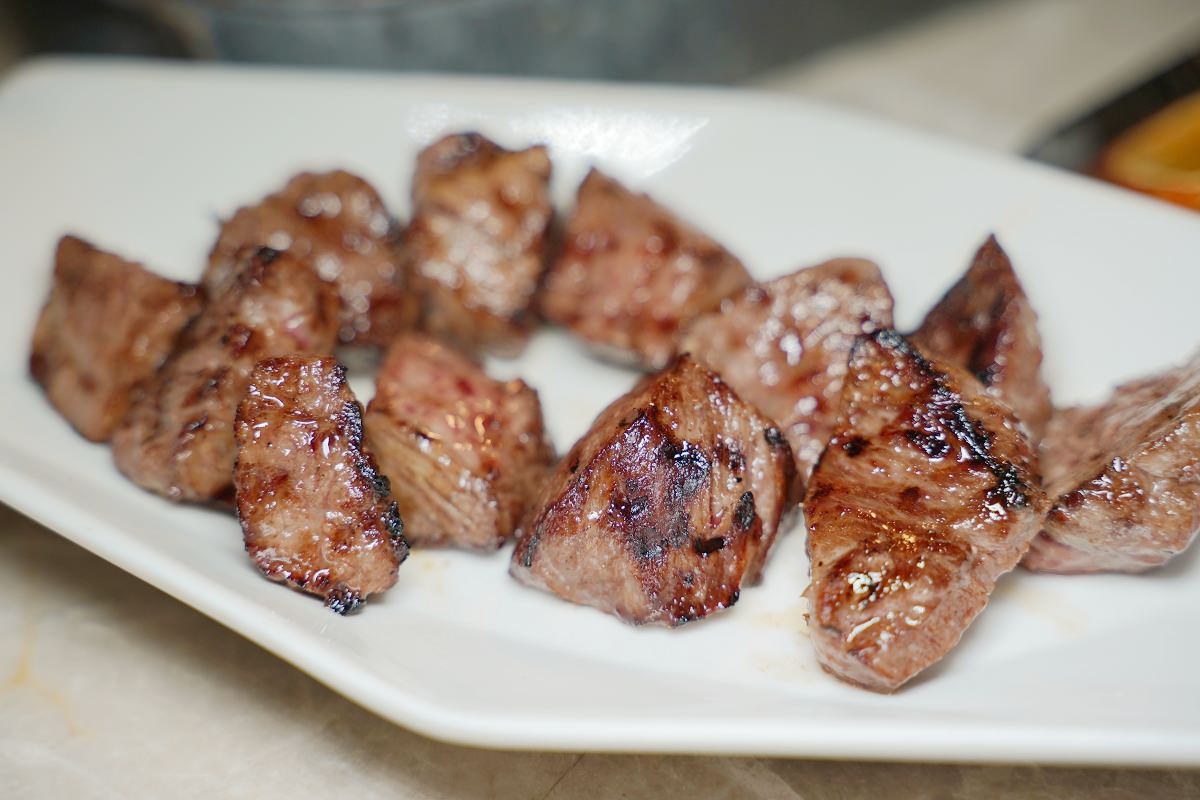 【台中燒肉餐酒館推薦】台中聚餐包廂桌邊代烤服務 網美系珠寶盒燒肉店 Eartha燒肉餐酒館
