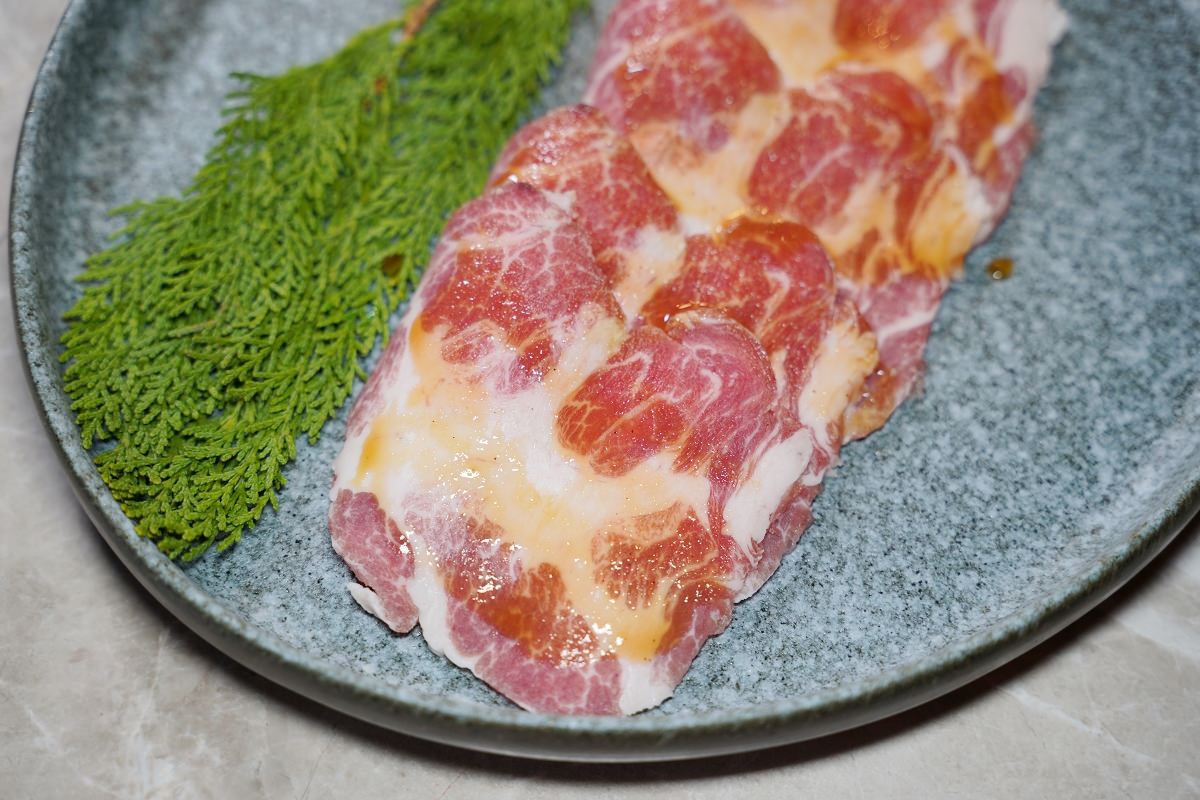 【台中燒肉餐酒館推薦】台中聚餐包廂桌邊代烤服務 網美系珠寶盒燒肉店 Eartha燒肉餐酒館