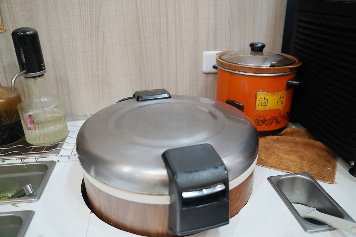 【大呼過癮臭臭鍋南崁仁愛店】桃園蘆竹南崁小火鍋推薦 滷肉飯/王子麵/冰沙機/霜淇淋無限量供應 - 第7張圖 【大呼過癮臭臭鍋南崁仁愛店】桃園蘆竹南崁小火鍋推薦 滷肉飯/王子麵/冰沙機/霜淇淋無限量供應