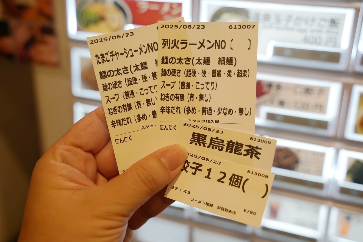 【暖暮拉麵那霸牧志店】沖繩國際通美食推薦 沖繩宵夜好選擇 開幕於2007年 純正豬骨湯頭