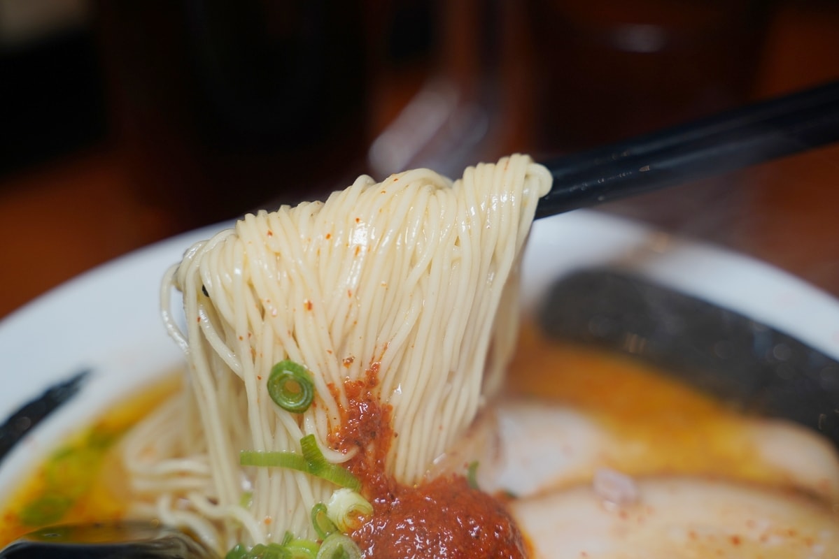 【暖暮拉麵那霸牧志店】沖繩國際通美食推薦 沖繩宵夜好選擇 開幕於2007年 純正豬骨湯頭