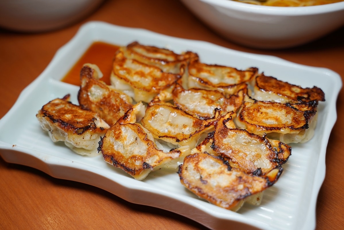 【暖暮拉麵那霸牧志店】沖繩國際通美食推薦 沖繩宵夜好選擇 開幕於2007年 純正豬骨湯頭