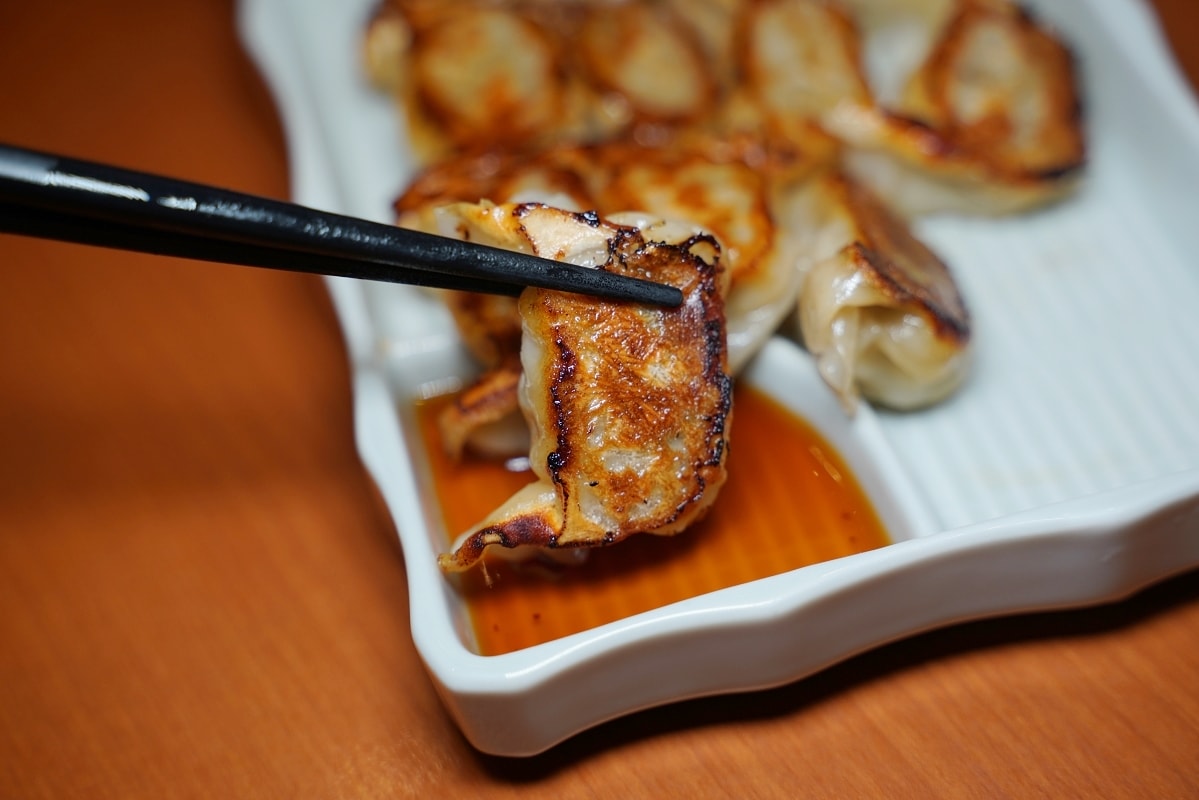 【暖暮拉麵那霸牧志店】沖繩國際通美食推薦 沖繩宵夜好選擇 開幕於2007年 純正豬骨湯頭