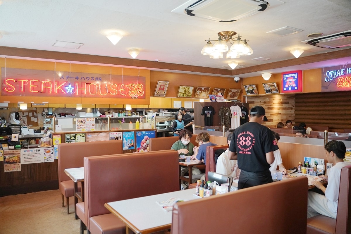 【沖繩旭橋美食推薦】沖繩超人氣在地連鎖牛排館 中文菜單/兒童餐家庭客必訪 牛排屋88辻本店 Steak House 88 Tsuji Main Branch