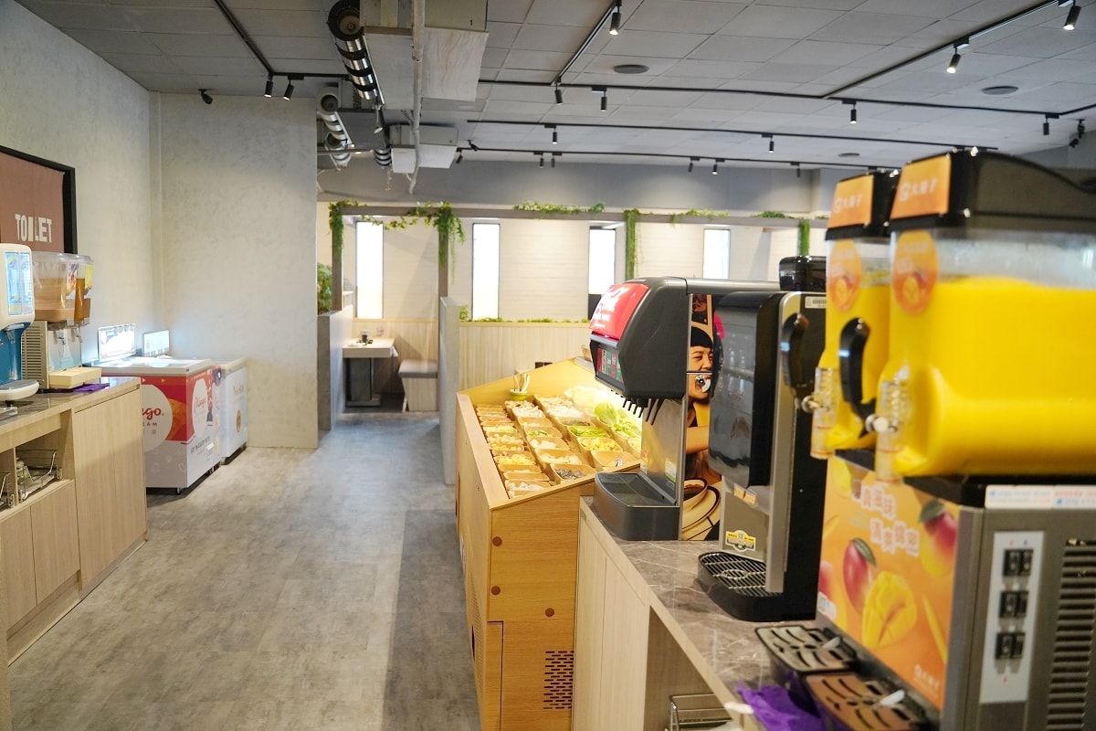 【中壢火鍋推薦】50種蔬菜火鍋料飲料冰品自助吧無限量供應 大苑子冰沙喝到飽 八石什鍋中壢環西店