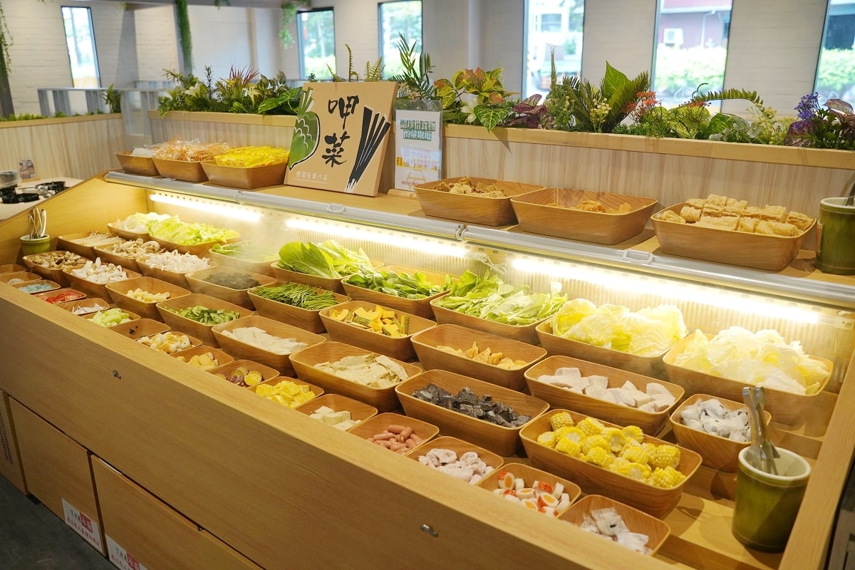 【中壢火鍋推薦】50種蔬菜火鍋料飲料冰品自助吧無限量供應 大苑子冰沙喝到飽 八石什鍋中壢環西店