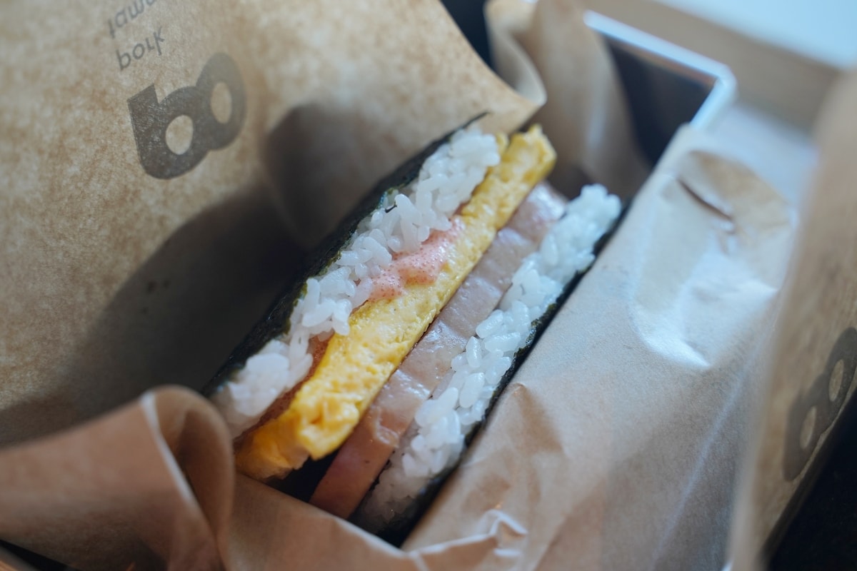 【沖繩那覇機場國際線搭機心得】那霸機場美食推薦 沖繩PO飯糰搭機前吃飽飽好選擇