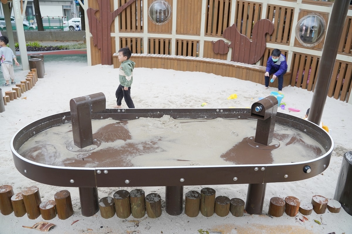 【中壢光明公園】中壢兒童遊戲場推薦 秘密樹屋探索/水樹遊戲島/奇幻樹屋探險/森林冒險挑戰區