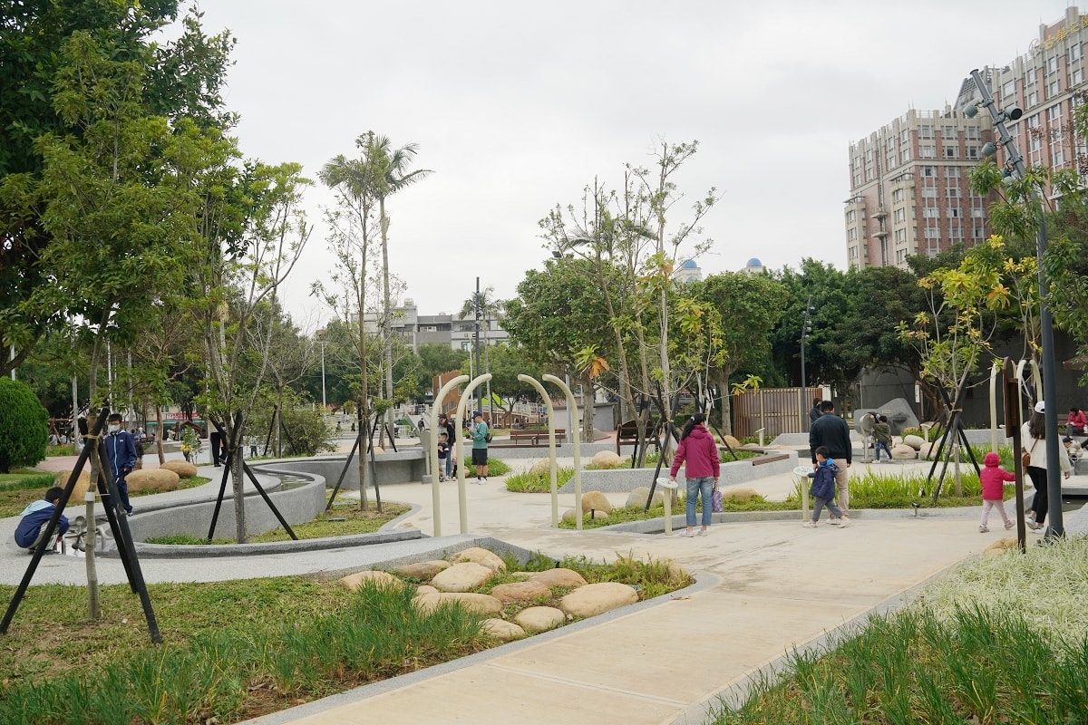【中壢光明公園】中壢兒童遊戲場推薦 秘密樹屋探索/水樹遊戲島/奇幻樹屋探險/森林冒險挑戰區