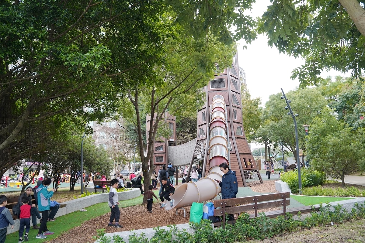 【中壢光明公園】中壢兒童遊戲場推薦 秘密樹屋探索/水樹遊戲島/奇幻樹屋探險/森林冒險挑戰區