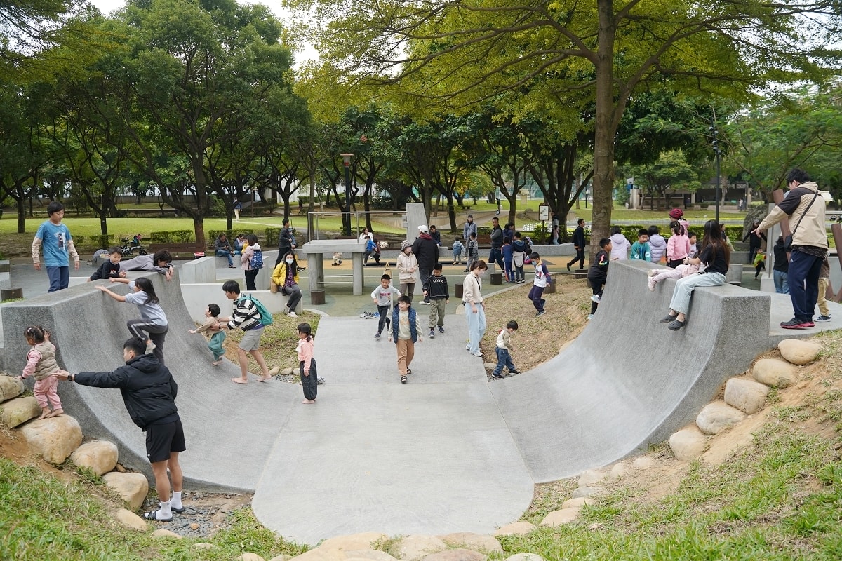 【中壢光明公園】中壢兒童遊戲場推薦 秘密樹屋探索/水樹遊戲島/奇幻樹屋探險/森林冒險挑戰區