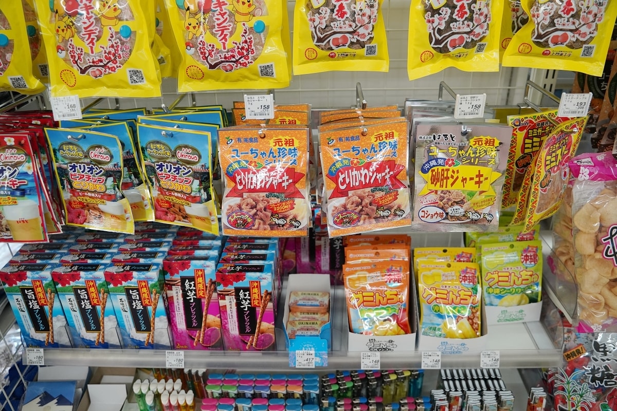 【沖繩LAWSON美食懶人包】沖繩LAWSON必買零食飲料 沖繩限定商品開箱心得分享