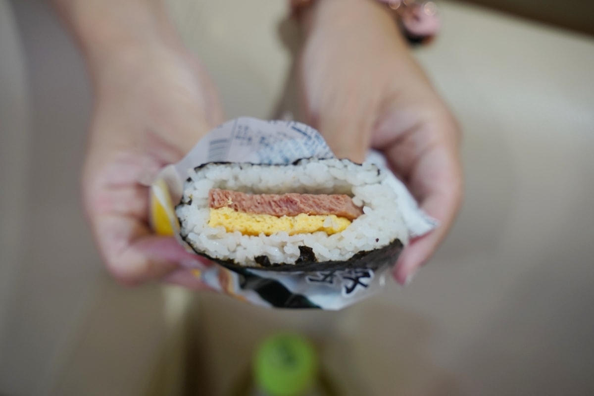 【沖繩LAWSON美食懶人包】沖繩LAWSON必買零食飲料 沖繩限定商品開箱心得分享
