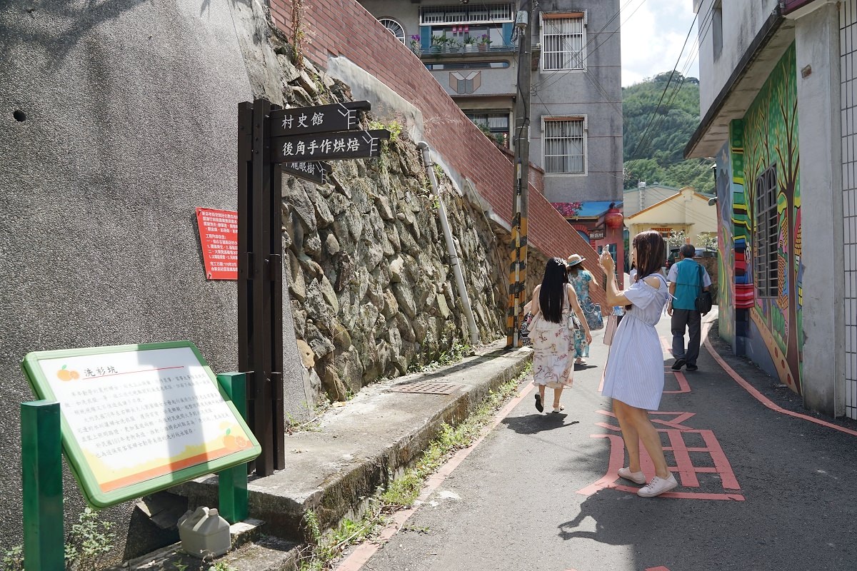 【苗栗獅潭必訪景點推薦】小東勢溪水獅潭新店洗衫坑 馬偕拔牙處百年龍眼樹