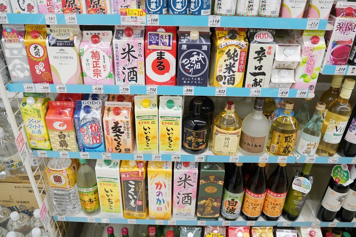 【Lawson Store 100】大阪購物血拼必訪 ローソンストア 100 泡麵/零食/飲料/冰淇淋/熟食通通有