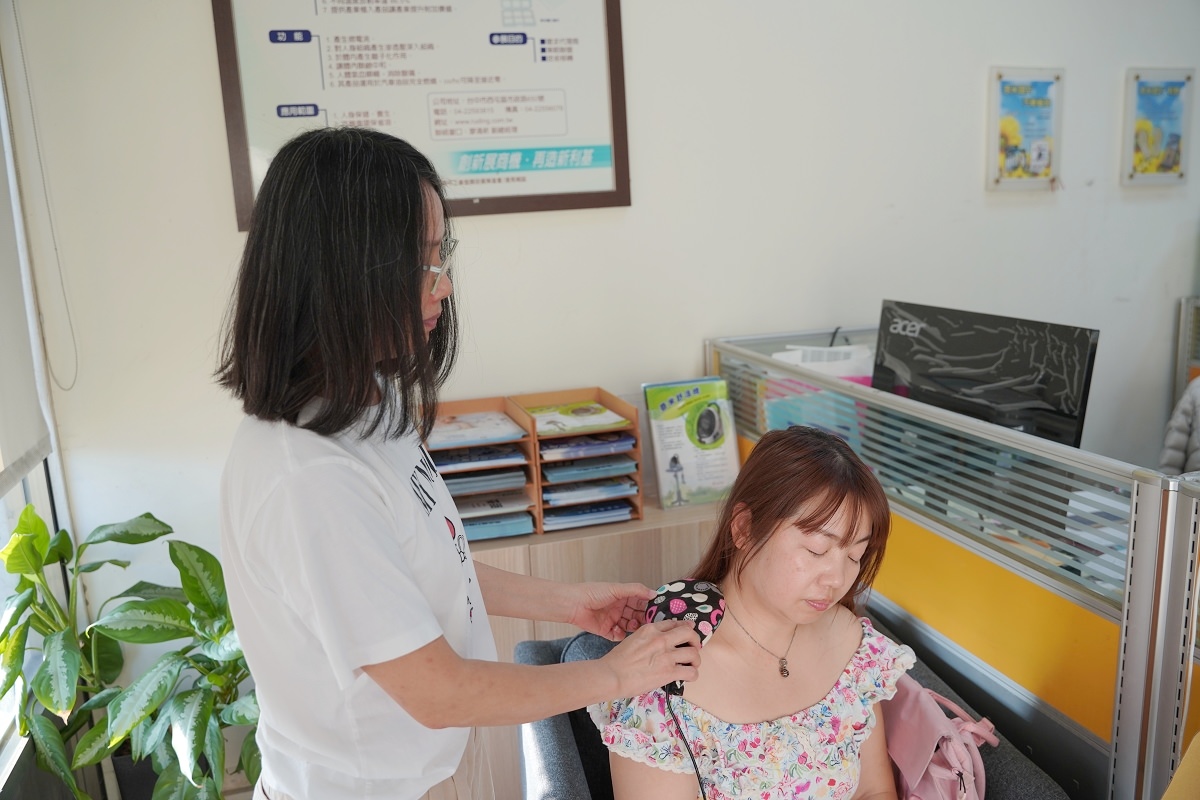 【插電式暖暖包推薦】陶瓷發熱不耗氧超低耗電量 辦公室/寢室/客廳/車內安全溫暖不燥熱 Ruding奈米溫熱舒緩儀