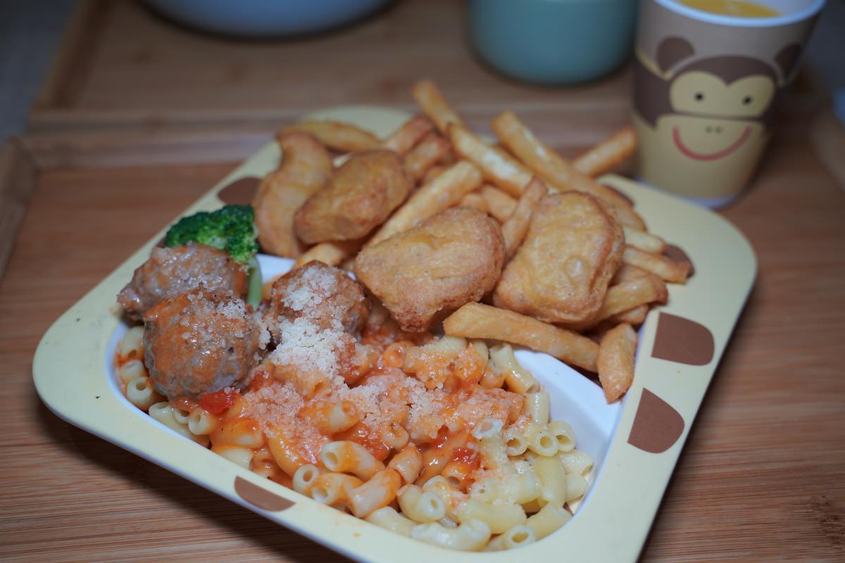 【高雄壽山動物園美食推薦】黑猩猩巨大鐵籠網美咖啡館 光影設計餐飲空間 光室咖啡 Light Is Café