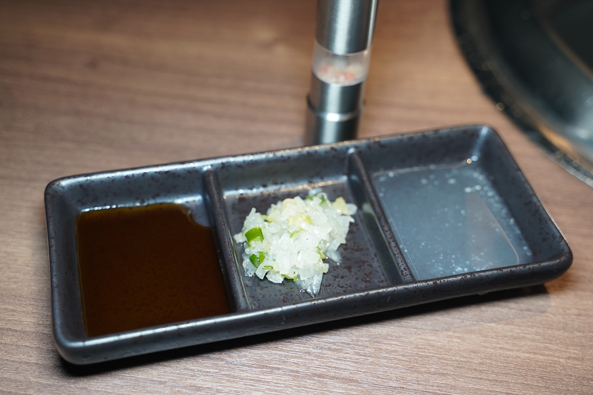【新竹日式燒肉推薦】國家藝術園區美食餐廳好選擇 全程桌邊代烤服務/特約停車場 上野村日式燒肉專門店