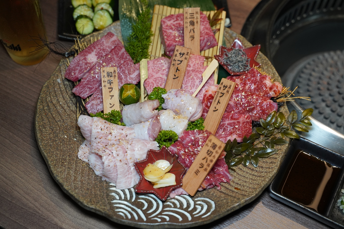 【新竹日式燒肉推薦】國家藝術園區美食餐廳好選擇 全程桌邊代烤服務/特約停車場 上野村日式燒肉專門店
