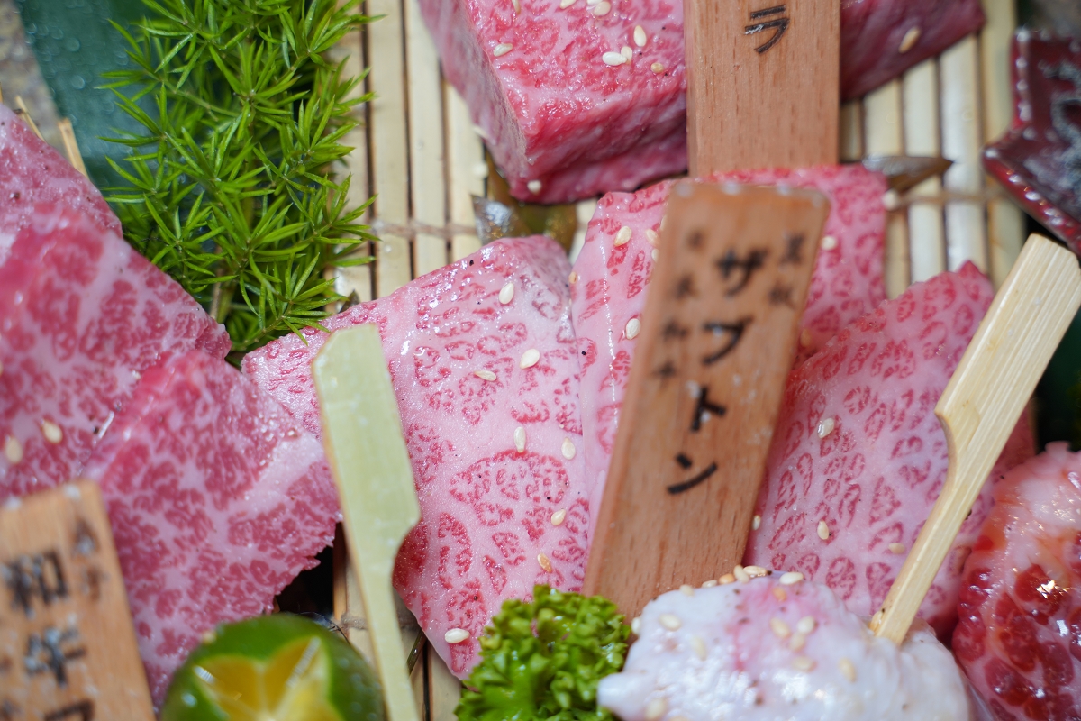 【新竹日式燒肉推薦】國家藝術園區美食餐廳好選擇 全程桌邊代烤服務/特約停車場 上野村日式燒肉專門店