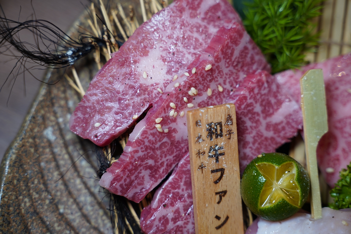【新竹日式燒肉推薦】國家藝術園區美食餐廳好選擇 全程桌邊代烤服務/特約停車場 上野村日式燒肉專門店