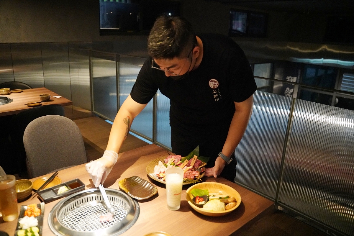 【新竹日式燒肉推薦】國家藝術園區美食餐廳好選擇 全程桌邊代烤服務/特約停車場 上野村日式燒肉專門店