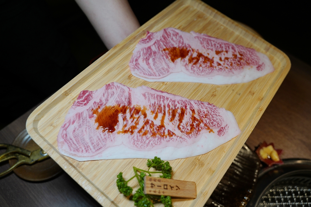 【新竹日式燒肉推薦】國家藝術園區美食餐廳好選擇 全程桌邊代烤服務/特約停車場 上野村日式燒肉專門店
