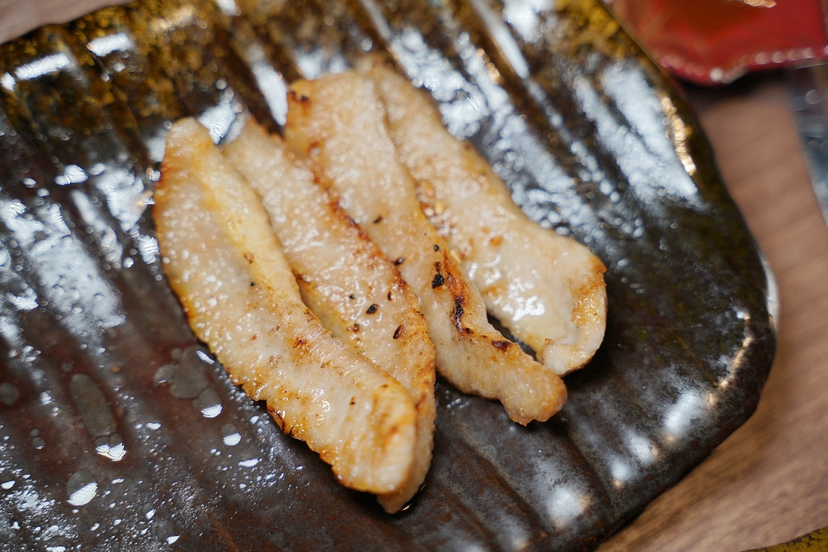 【新竹日式燒肉推薦】國家藝術園區美食餐廳好選擇 全程桌邊代烤服務/特約停車場 上野村日式燒肉專門店