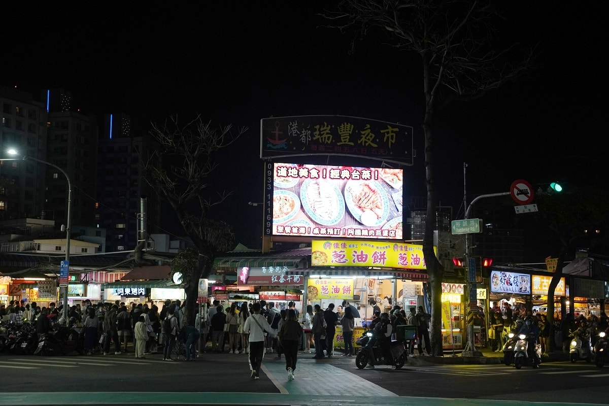 【高雄瑞豐夜市美食推薦】夜市王海鮮王第三名 酥炸大魷魚始祖 沖繩酥炸大魷魚瑞豐夜市創始店 - 第2張圖 【高雄瑞豐夜市美食推薦】夜市王海鮮王第三名 酥炸大魷魚始祖 沖繩酥炸大魷魚瑞豐夜市創始店