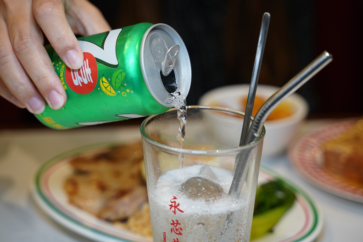 【桃園藝文特區美食推薦】藝文特區異國美食好選擇 美味必點鐵板雙豬撈麵/蝦仁滑蛋飯 永芯茶檔茶餐廳桃園南平店