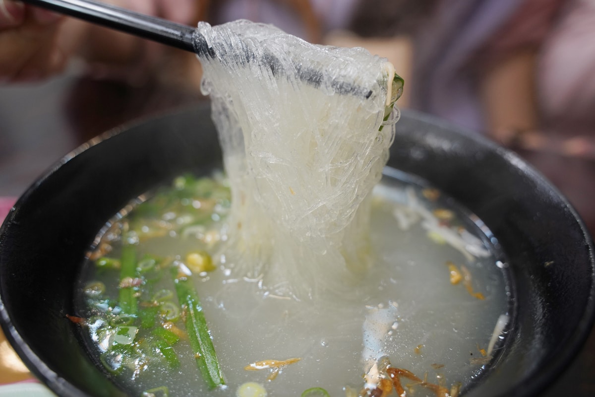 【鵝肉許南崁好吃鵝肉攤】蘆竹南崁宵夜推薦 南崁路在地老字號美食 軟嫩鵝肉搭配豐富美味小菜湯麵 - 第8張圖 【鵝肉許南崁好吃鵝肉攤】蘆竹南崁宵夜推薦 南崁路在地老字號美食 軟嫩鵝肉搭配豐富美味小菜湯麵