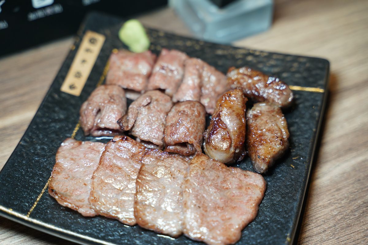 【台中逢甲燒肉推薦】全台首創個人旋轉無菜單燒肉必點寶藏和牛 深夜燒肉首選免千10道料理給你滿滿儀式感 札卡燒肉逢甲店
