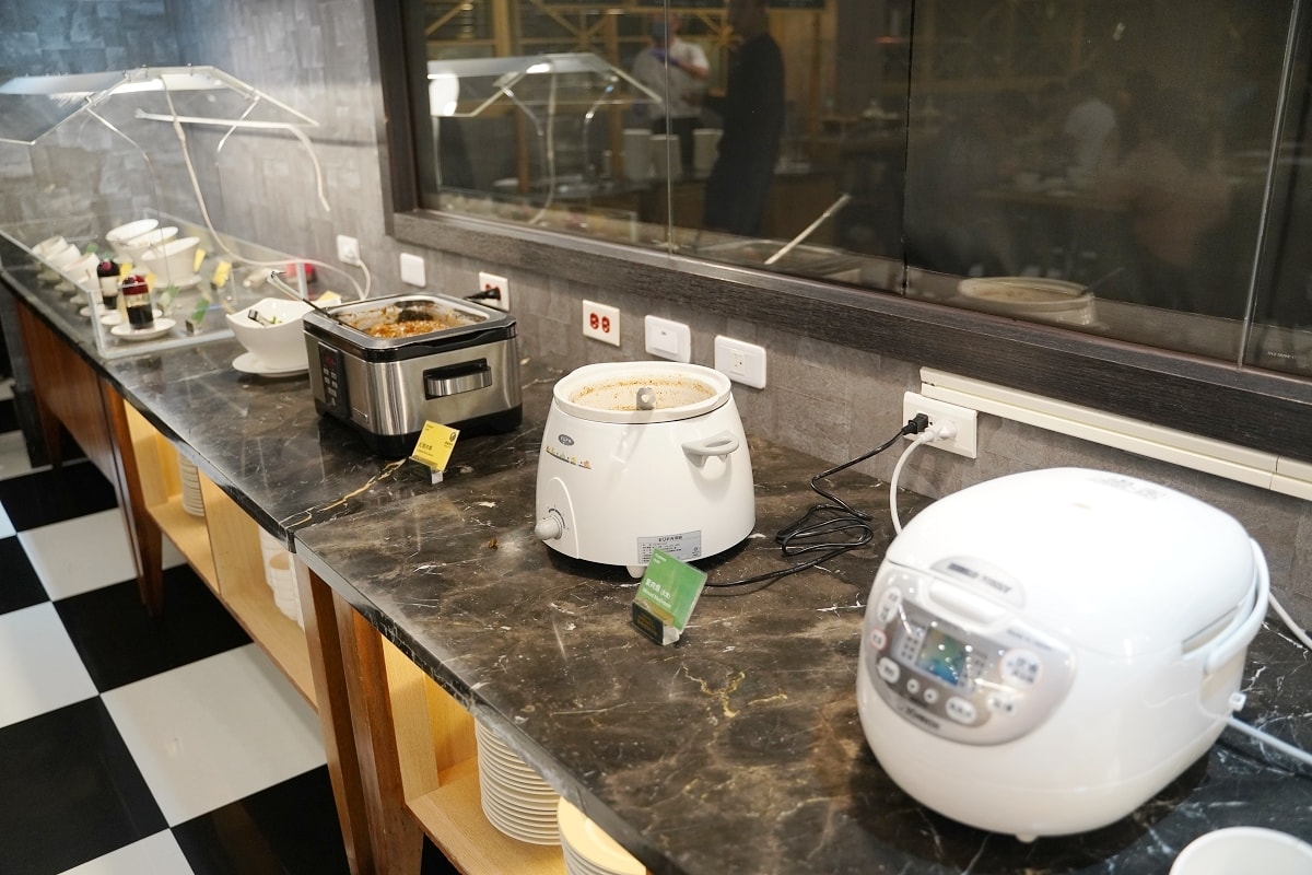 【台南住宿推薦】一泊二食早餐宵夜24小時點心吧吃到飽 鄰近台南火車站 康橋商旅台南赤崁樓館 - 第8張圖 【台南住宿推薦】一泊二食早餐宵夜24小時點心吧吃到飽 鄰近台南火車站 康橋商旅台南赤崁樓館