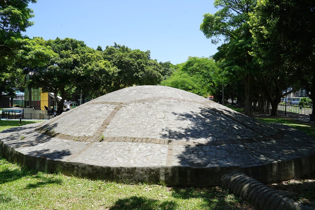 【桃園龜山親子景點推薦】龜山最老烏龜公園 溜滑梯塔+沙桌水道區 龜山中正公園