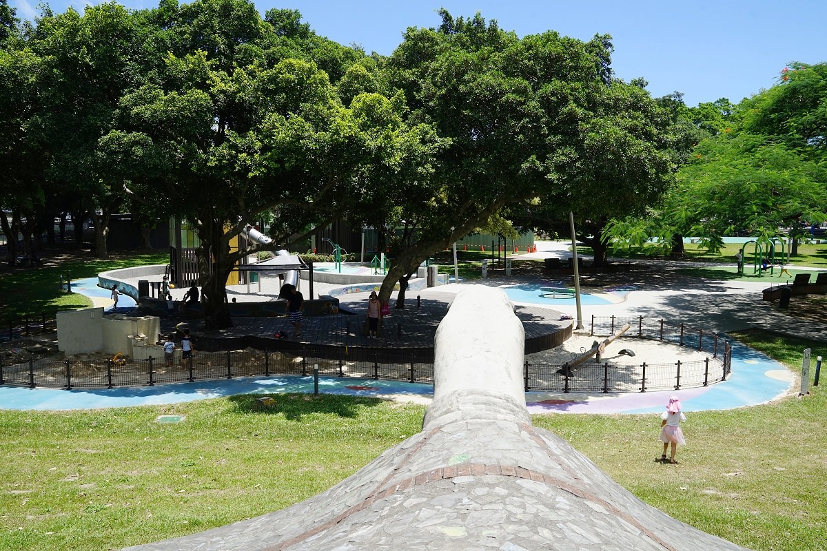 【桃園龜山親子景點推薦】龜山最老烏龜公園 溜滑梯塔+沙桌水道區 龜山中正公園