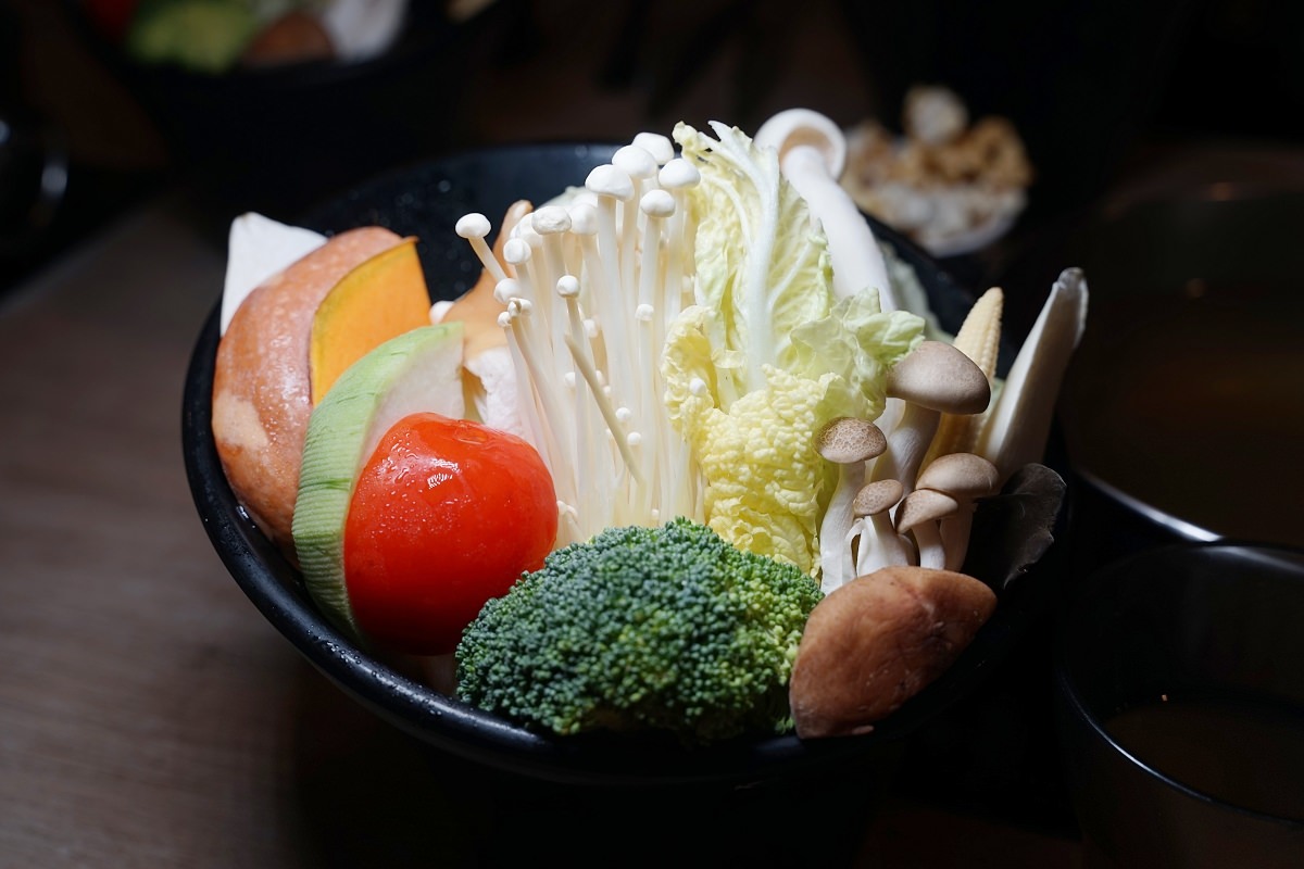 【中和火鍋推薦】肉老大山道老大爭霸賽 美國菲瑞牛雲霧肉塔100盎司挑戰賽 肉老大頂級肉品涮涮鍋中和永安店