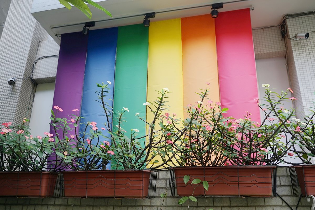 【晶晶書庫】亞洲第一家同志LGBT文化商店 性別自由主義複合式文化書店廣場 公館商圈必訪景點