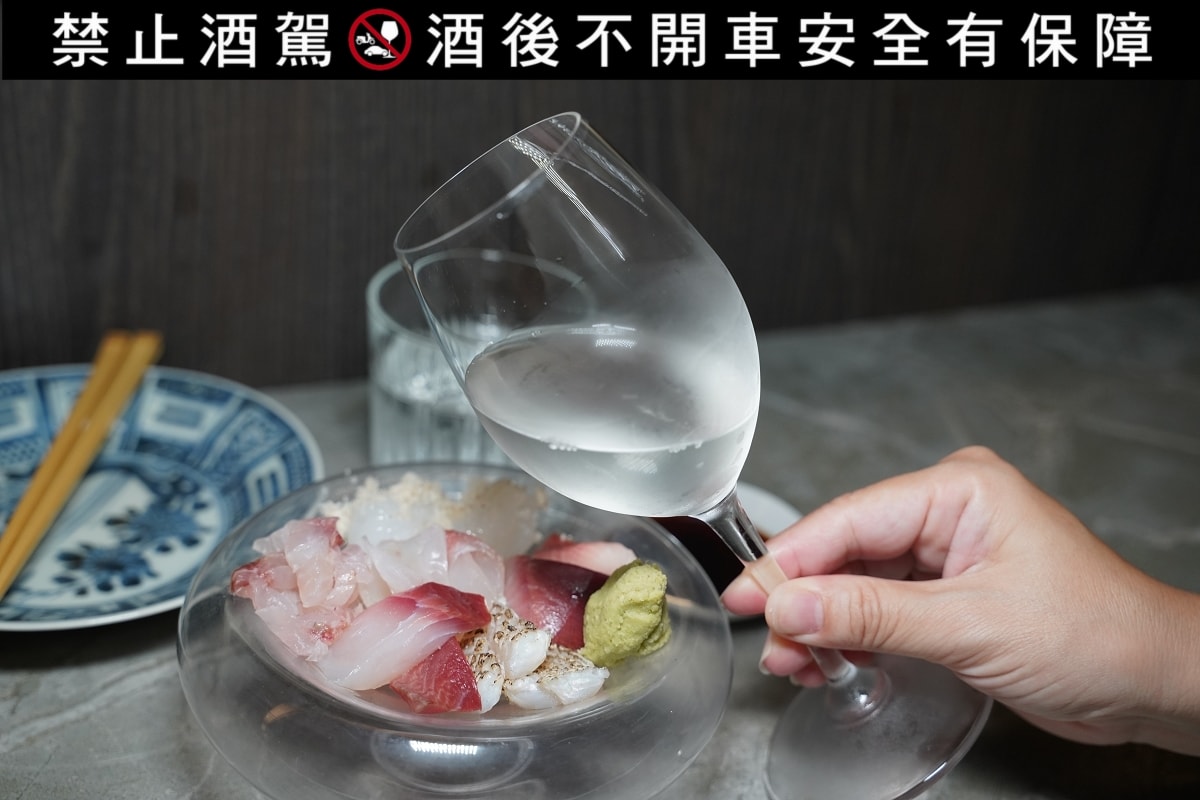 【台中餐酒館推薦】台中第一間清酒餐酒館 唎酒師駐店日本酒搭餐免煩惱 ARAMASA Sake Bistro 母龜小吃部 日本清酒餐酒館 - 第10張圖 【台中餐酒館推薦】台中第一間清酒餐酒館 唎酒師駐店日本酒搭餐免煩惱 ARAMASA Sake Bistro 母龜小吃部 日本清酒餐酒館