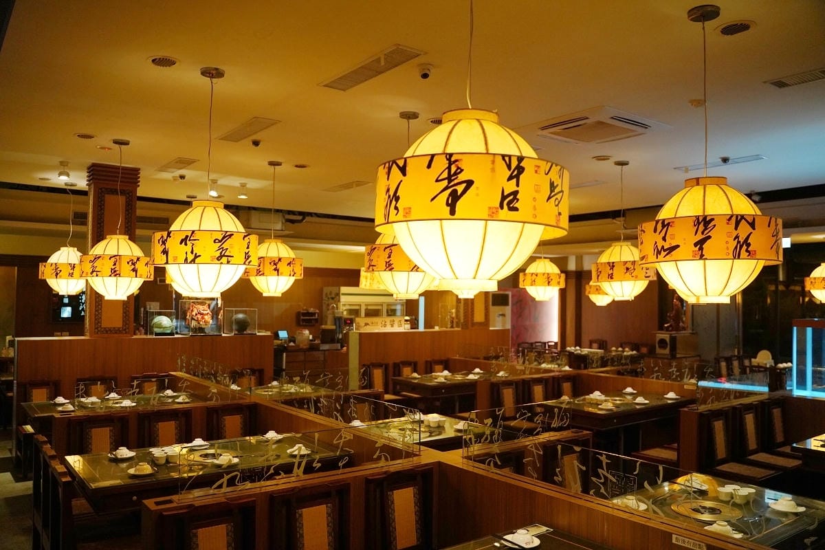 【華川宴麻辣火鍋蘆竹店】桃園蘆竹南崁麻辣火鍋推薦 特香麻辣+東北酸菜 麻辣鴨血豆腐免費續加