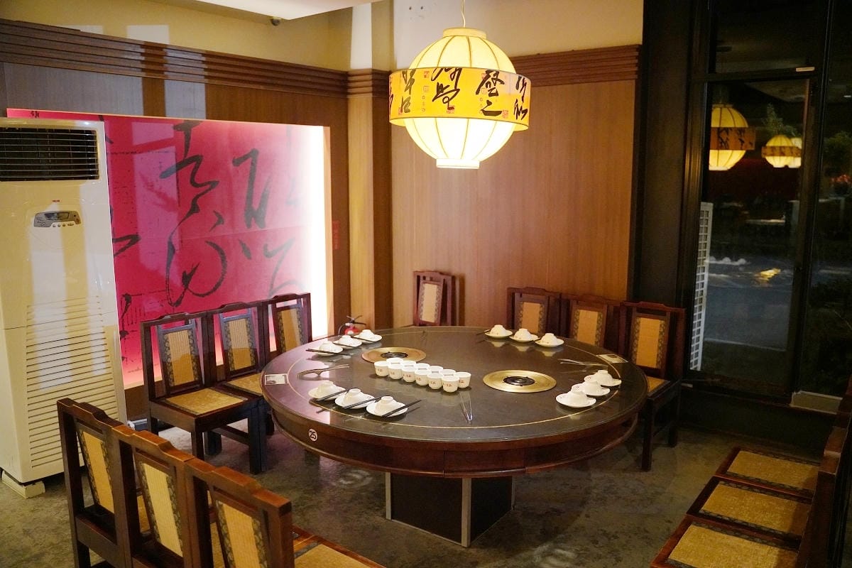 【華川宴麻辣火鍋蘆竹店】桃園蘆竹南崁麻辣火鍋推薦 特香麻辣+東北酸菜 麻辣鴨血豆腐免費續加