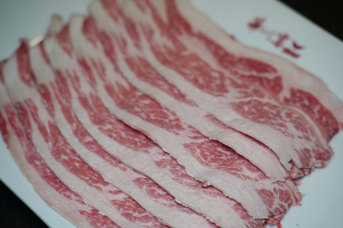 【華川宴麻辣火鍋蘆竹店】桃園蘆竹南崁麻辣火鍋推薦 特香麻辣+東北酸菜 麻辣鴨血豆腐免費續加