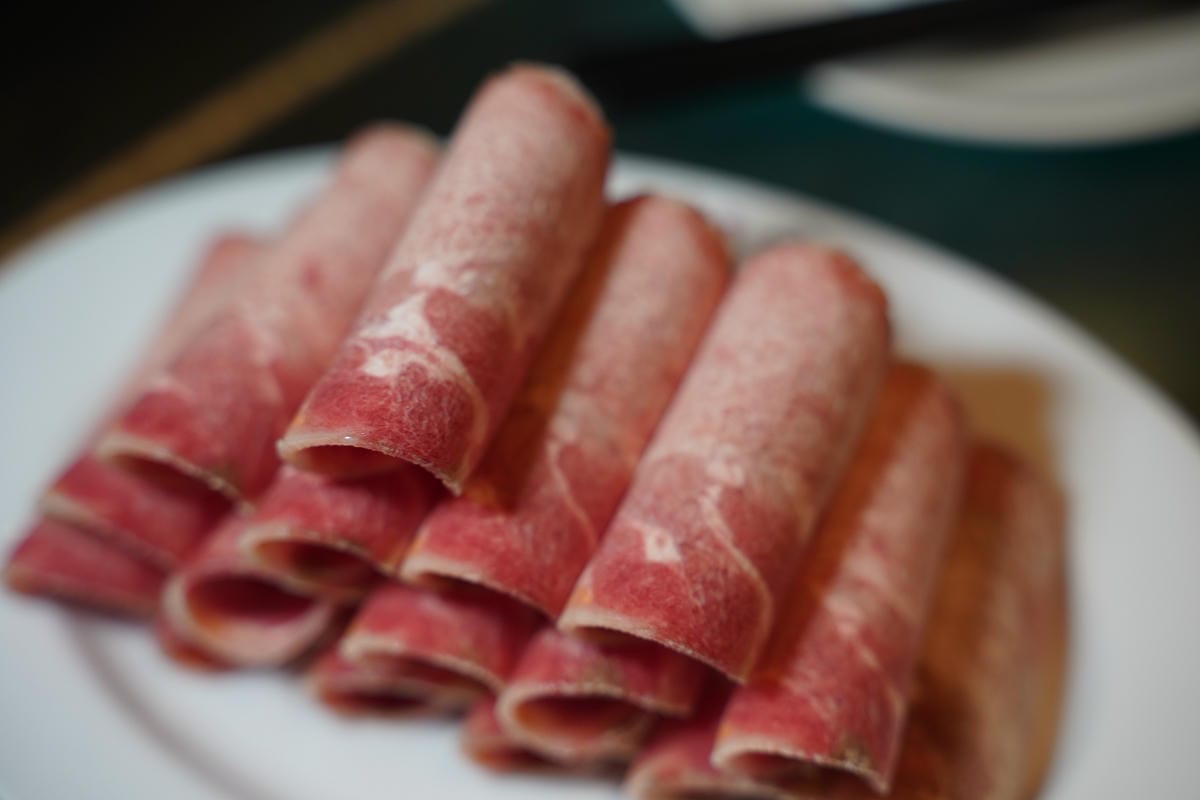 【華川宴麻辣火鍋蘆竹店】桃園蘆竹南崁麻辣火鍋推薦 特香麻辣+東北酸菜 麻辣鴨血豆腐免費續加