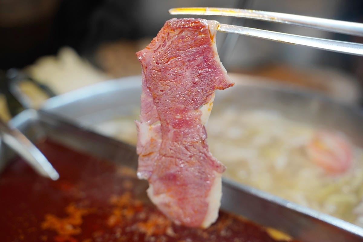 【華川宴麻辣火鍋蘆竹店】桃園蘆竹南崁麻辣火鍋推薦 特香麻辣+東北酸菜 麻辣鴨血豆腐免費續加