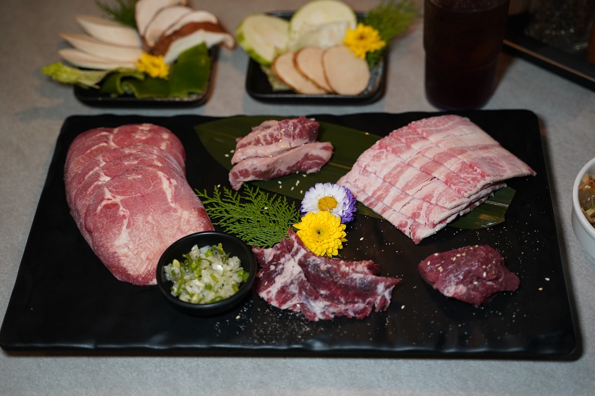 【台北和牛燒肉推薦】日本A5黑毛和牛/澳洲M9和牛/美國SRF極黑和牛吃到飽 火之舞蓁品燒